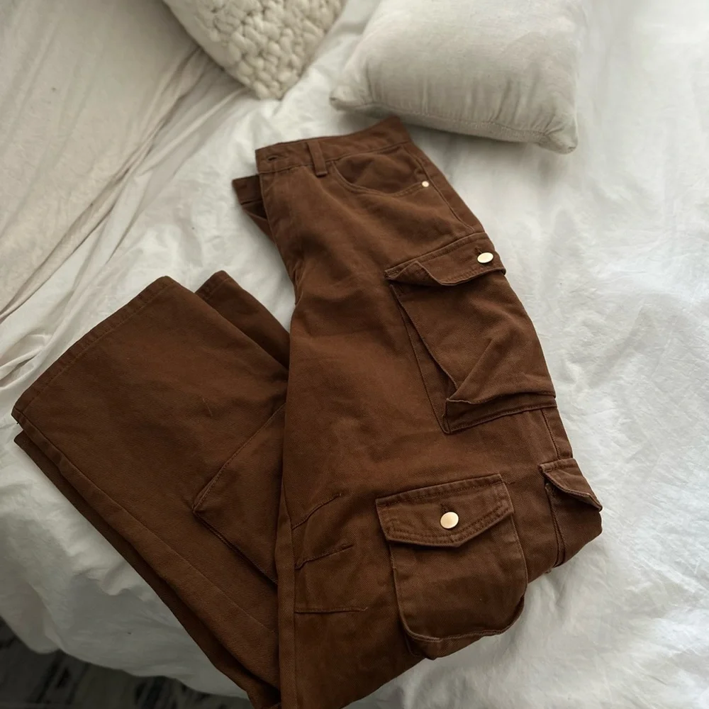 PrettyLittleThing Java Cargo Pants - Picture 2 of 2